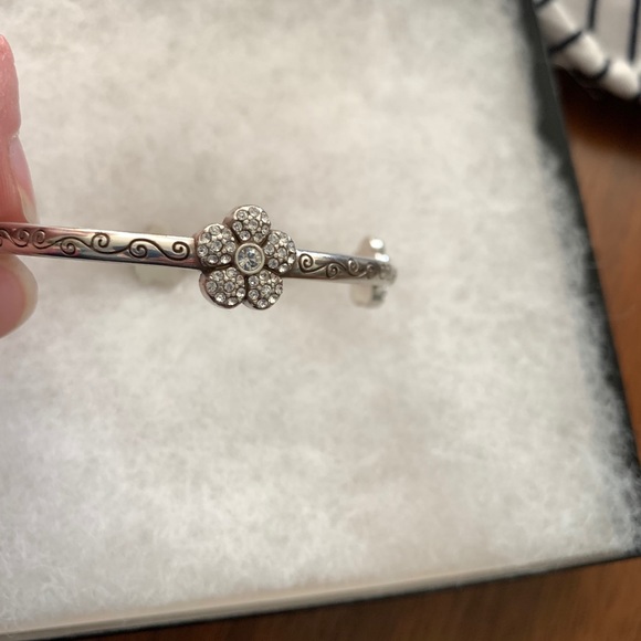Brighton Le Vie silver bangle bracelet floral - Picture 3 of 8
